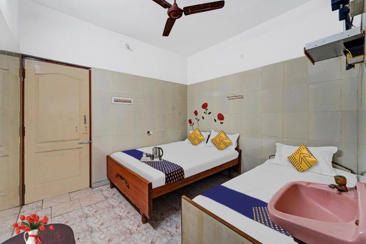 Spot On New Golden Star Guest House Near Thirumangalam Metro Station Chennai Exterior photo