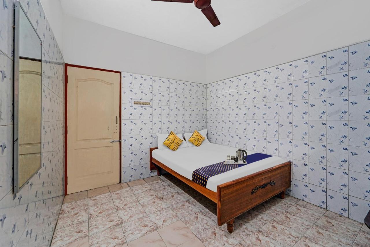 Spot On New Golden Star Guest House Near Thirumangalam Metro Station Chennai Exterior photo